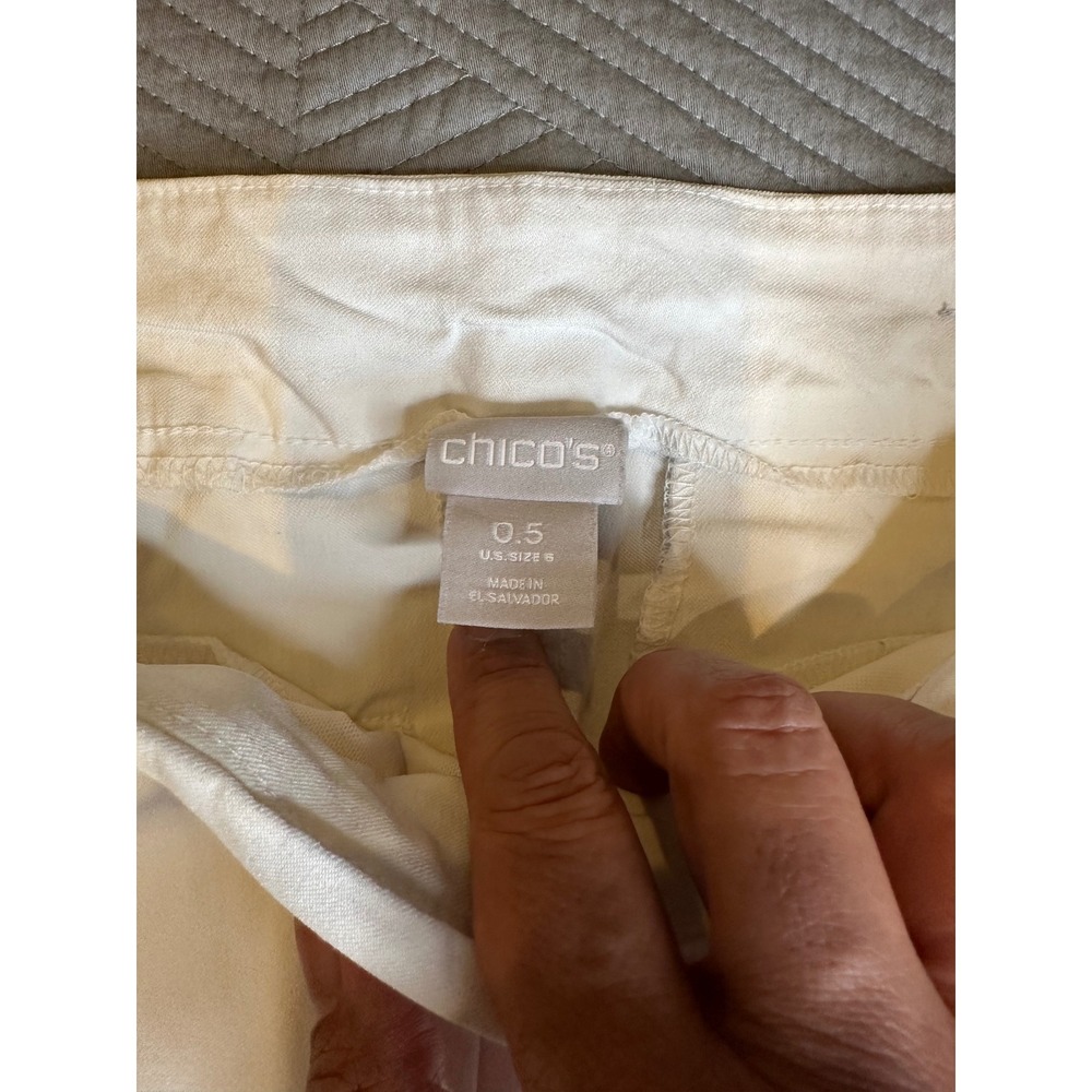 Chicos White Pull On Ankle Pants Straight Leg Side Vent Size 0.5 US 6 - Picture 5 of 10